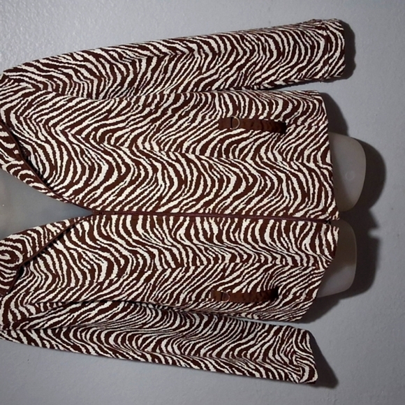 RAFAEL Elegant Brown and White Zebra Print Suit Jacket - Picture 2 of 6